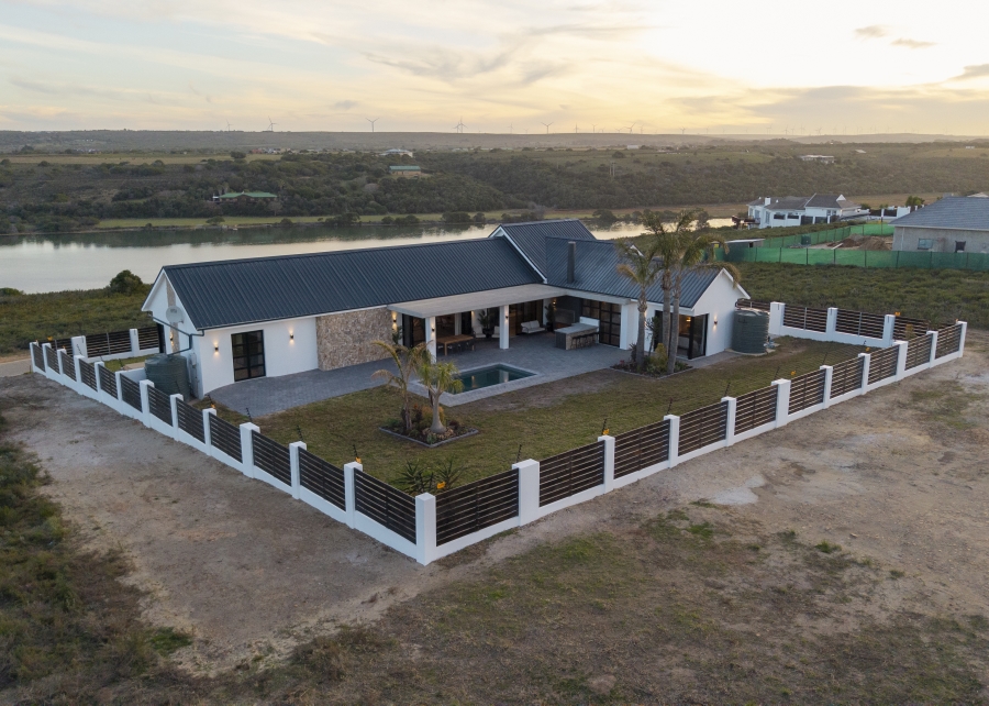 4 Bedroom Property for Sale in Kromme River Estate Eastern Cape